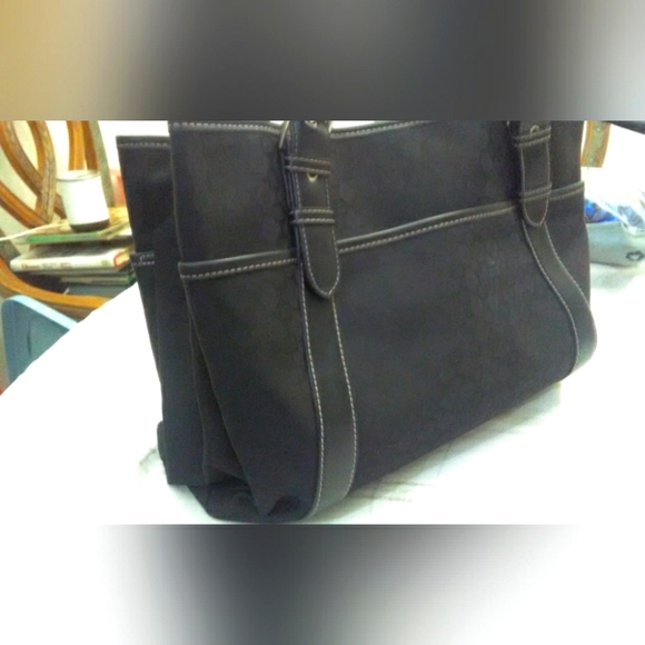 LIKE NEW NINE WEST LARGE SHOULDER BAG BLACK W/ GEOMETRIC DESIGNS UNIQUE POCKETS - Picture 4 of 9